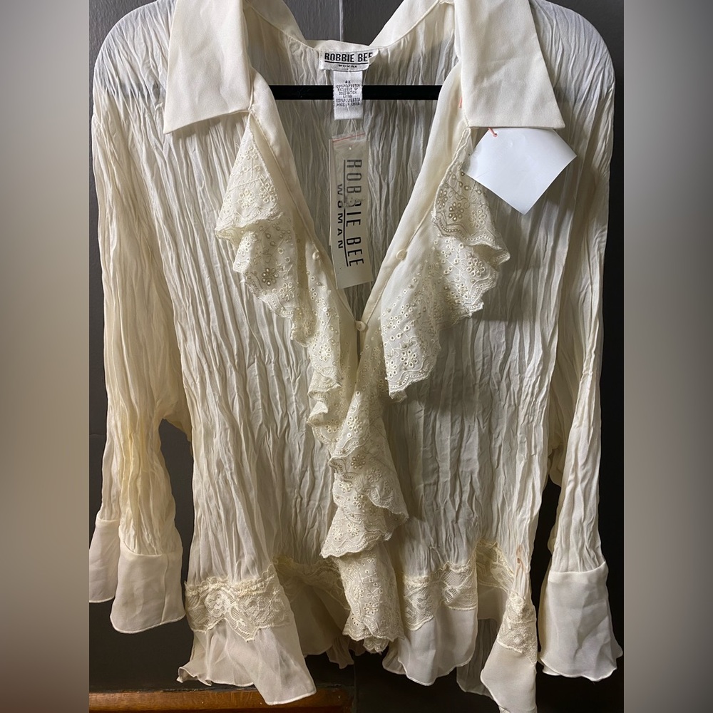 Woman’s Size 4x Ivory  Bobbie Lee Lace Blouse New with Tags